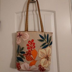 Beautiful Bueno Bag